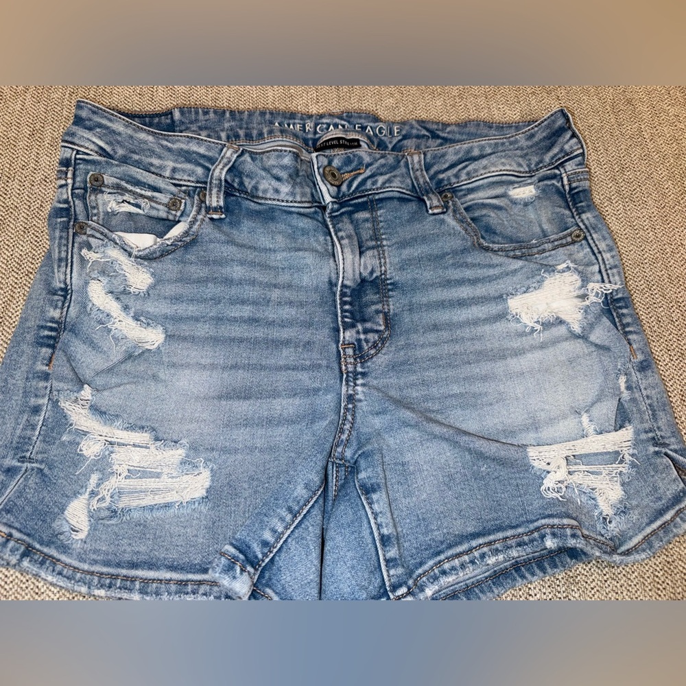 American Eagle Distressed Denim Midi Shorts Light Wash Size 12